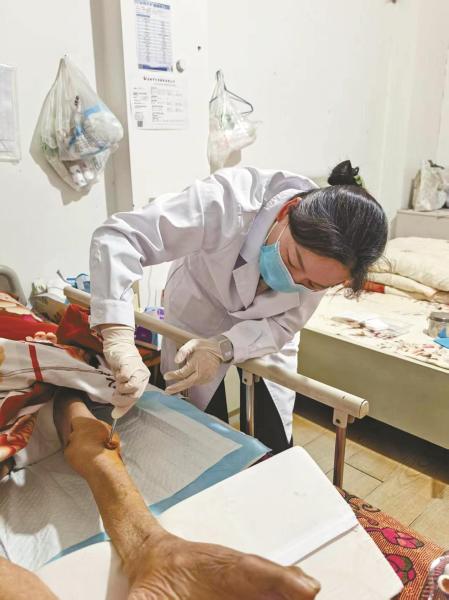 医共体+长护险，余姚为失能老人撑起“医靠”新天地
